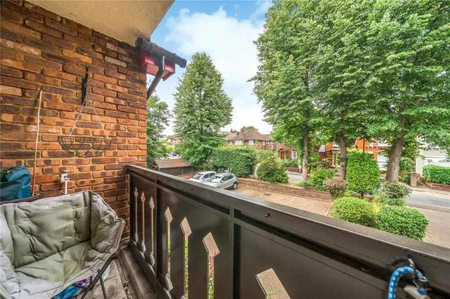 College Road, Epsom, KT17, photo 6