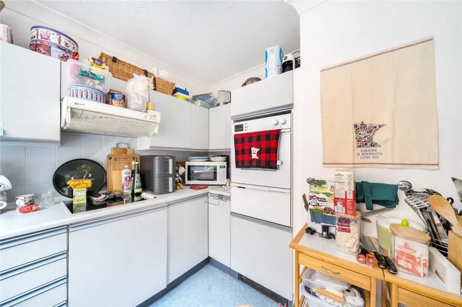 College Road, Epsom, KT17, photo 12