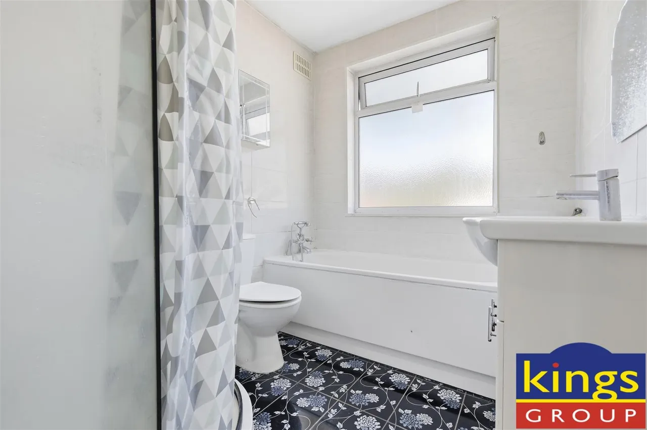Middlesborough Road, Edmonton, N18, photo 12