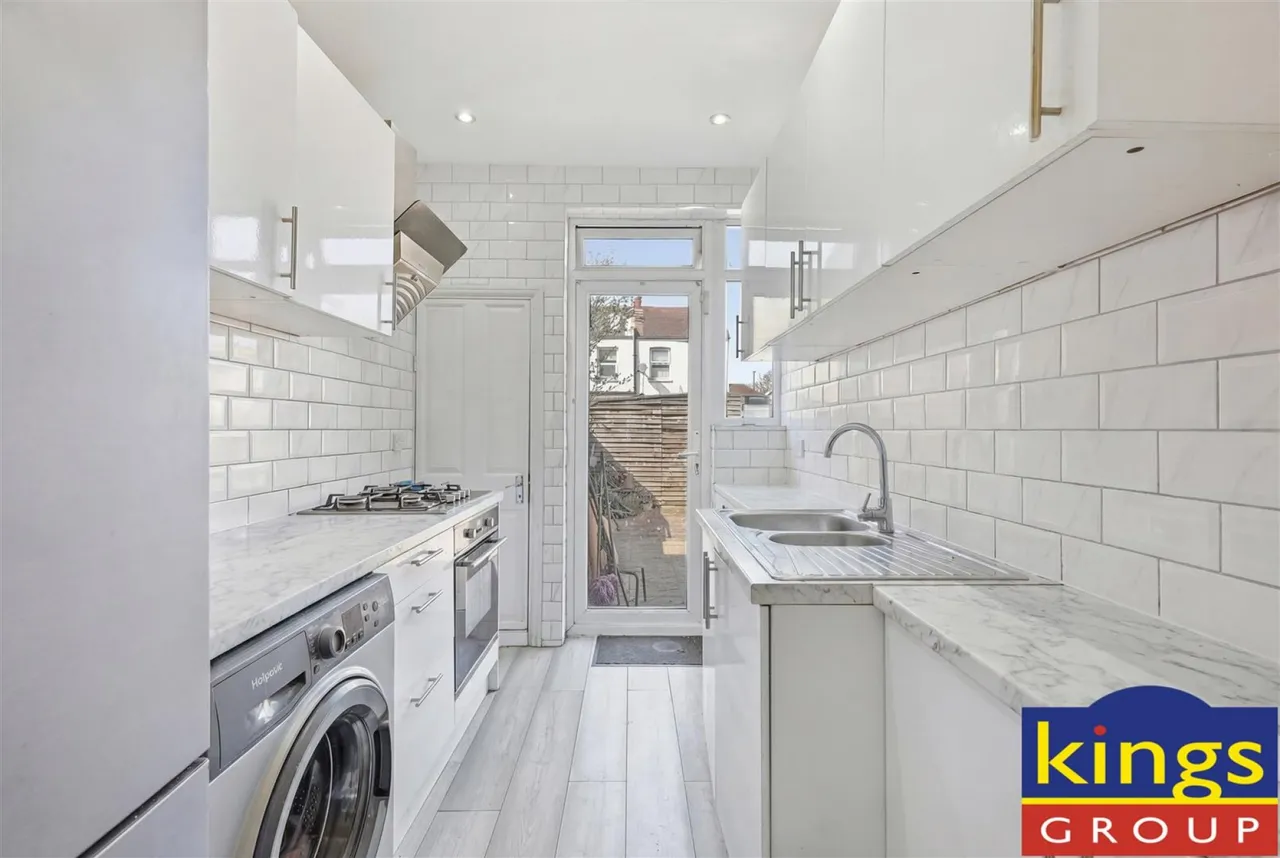 Middlesborough Road, Edmonton, N18, photo 3