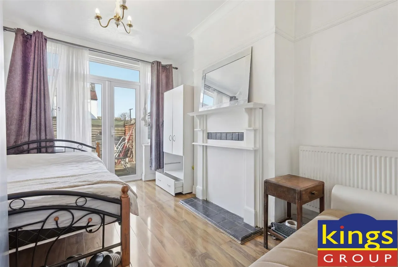 Middlesborough Road, Edmonton, N18, photo 7