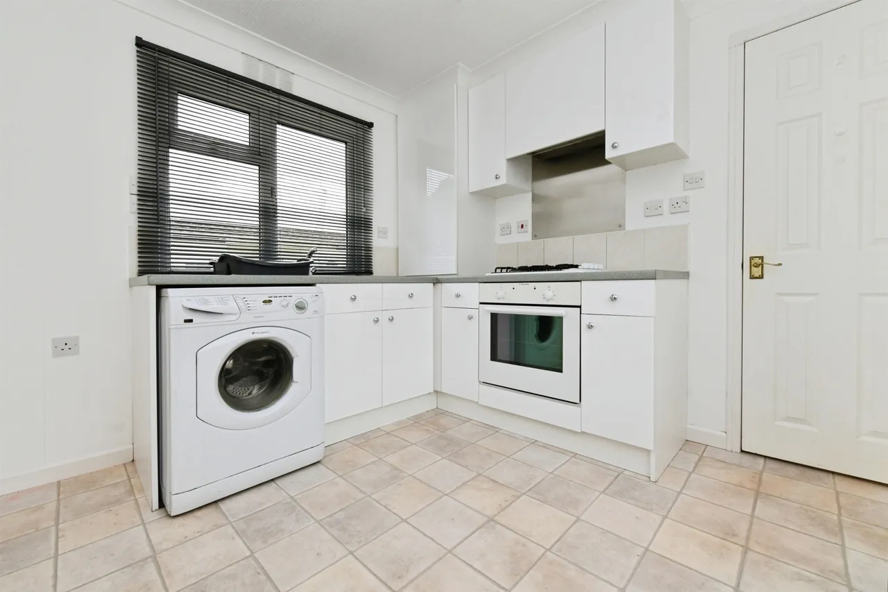 Pond Close, Hockley, SS5, photo 10