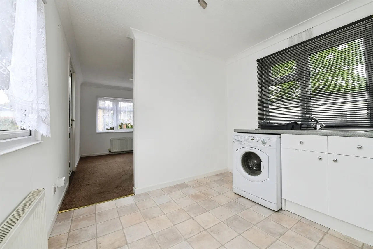 Pond Close, Hockley, SS5, photo 9