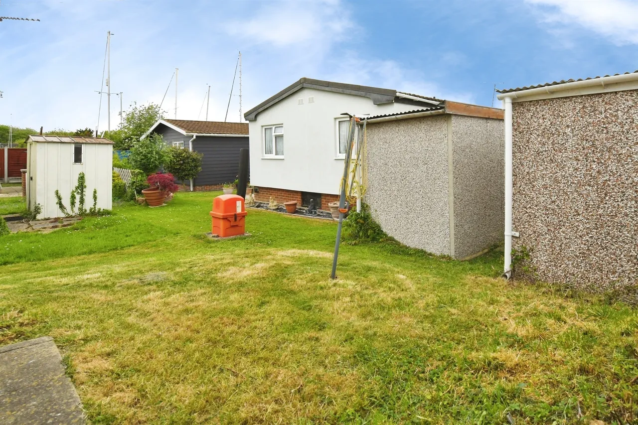 Pond Close, Hockley, SS5, photo 13