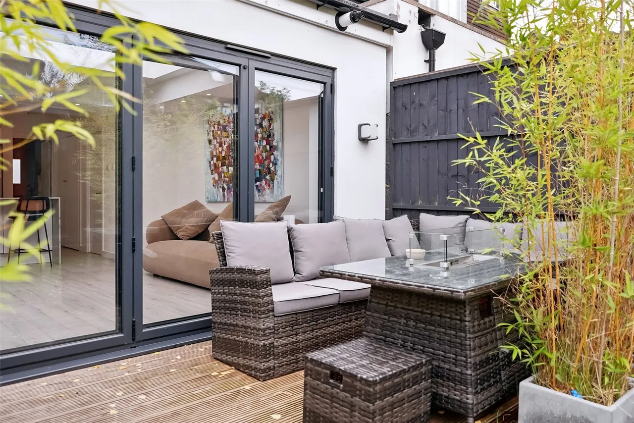 Lincoln Avenue, Twickenham, TW2 6NW, photo 15