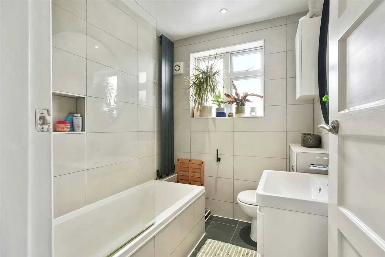 Lincoln Avenue, Twickenham, TW2 6NW, photo 8