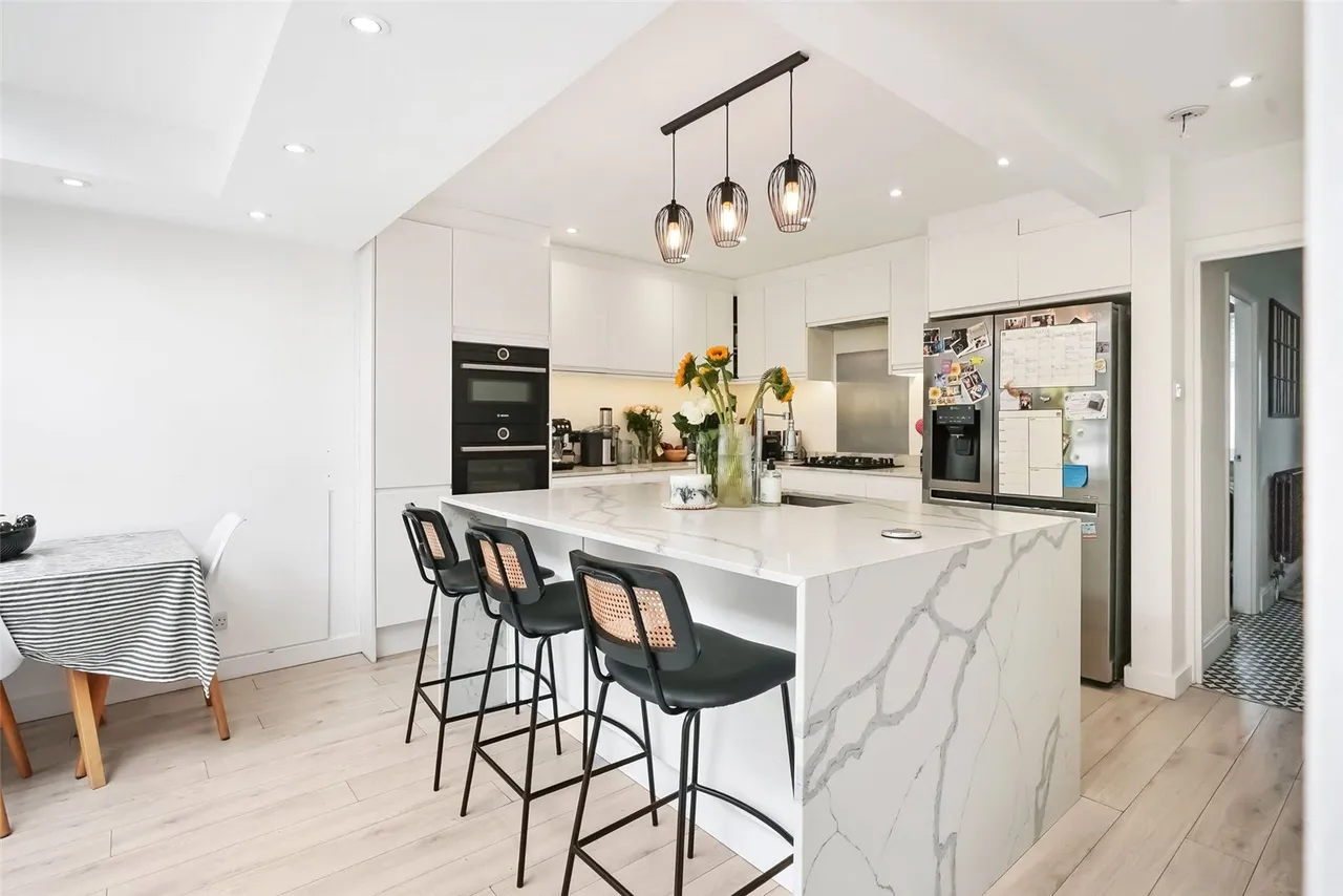 Lincoln Avenue, Twickenham, TW2 6NW, photo 5
