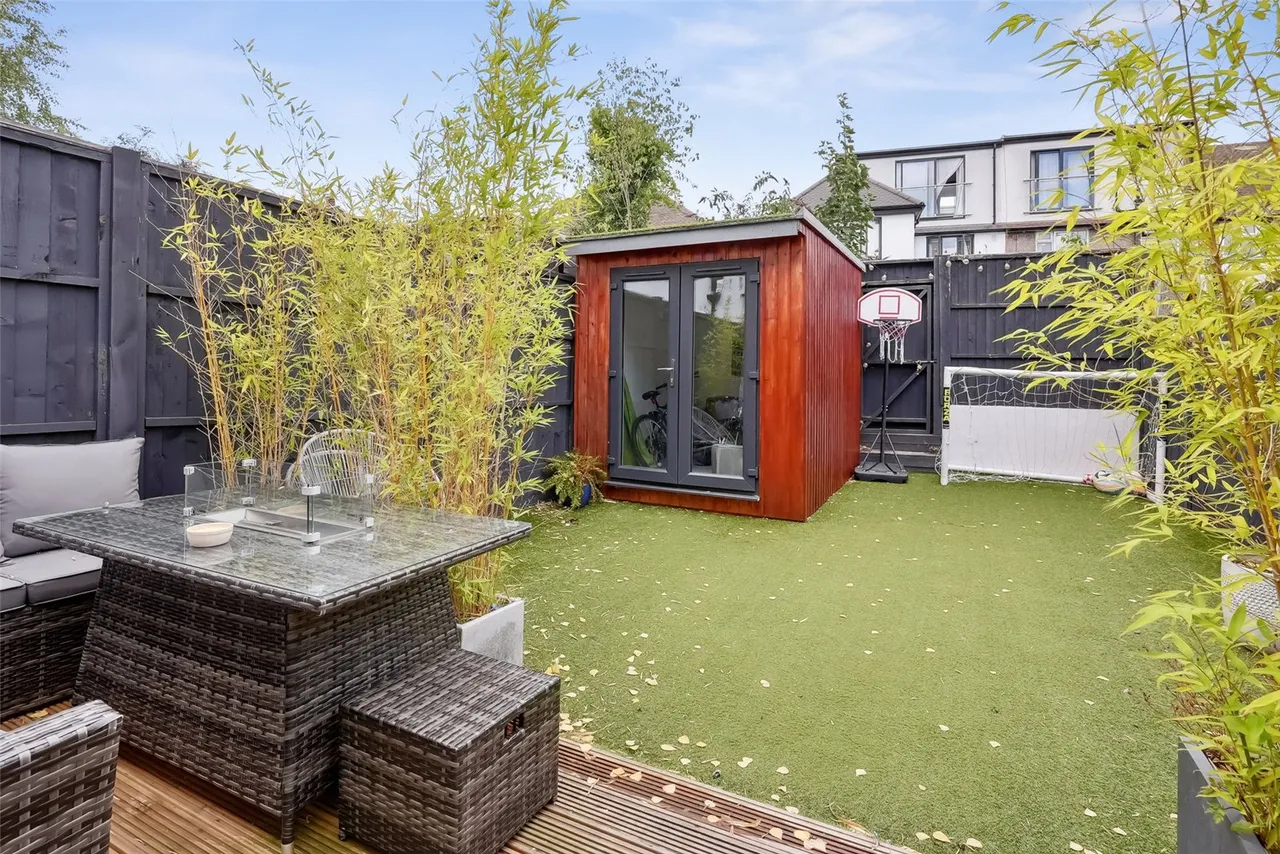 Lincoln Avenue, Twickenham, TW2 6NW, photo 13