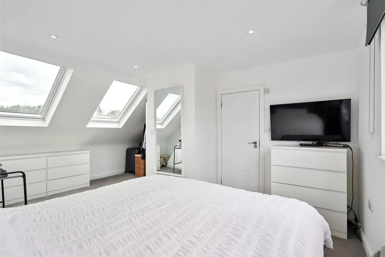 Lincoln Avenue, Twickenham, TW2 6NW, photo 10