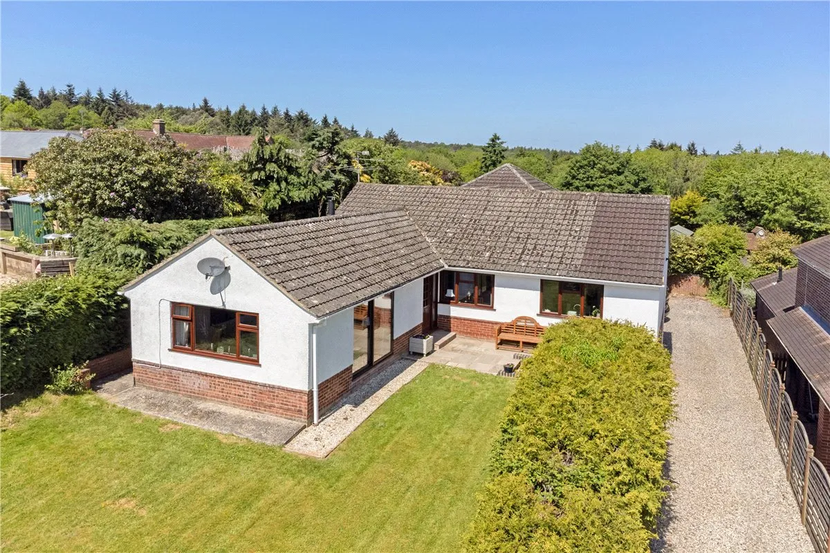 4 bed house for sale, Bucklebury Alley, Cold Ash, RG18