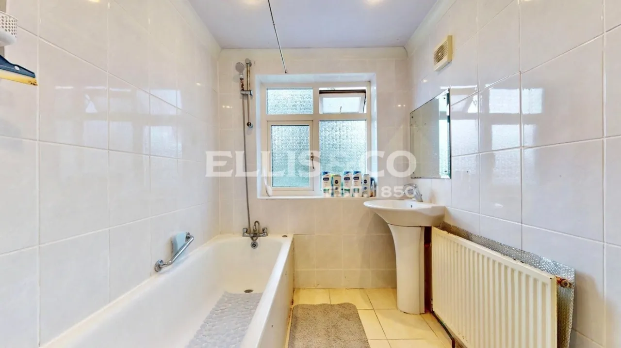 Runnymede Gardens, Greenford, UB6, photo 16