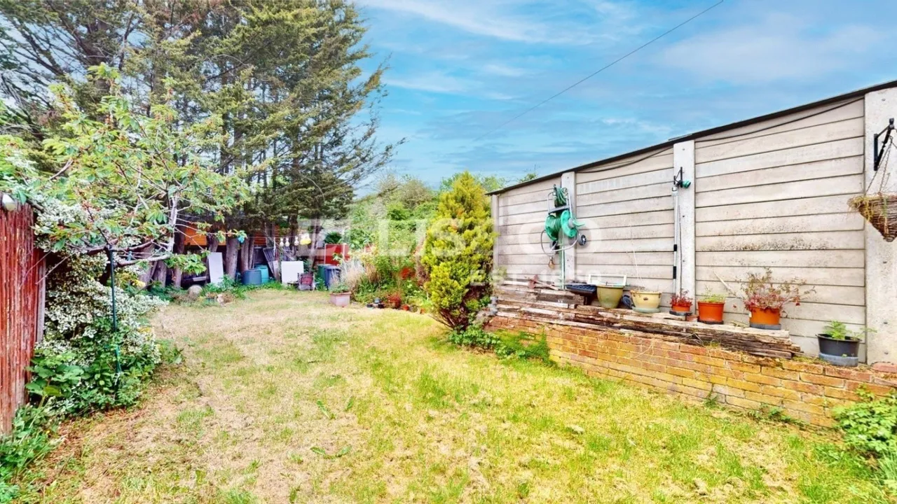 3 bed house for sale, Runnymede Gardens, Greenford, UB6