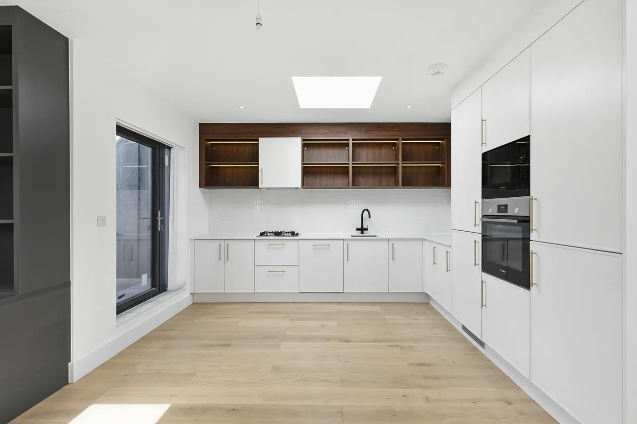 Ionic Apartments Bessborough, HA1, photo 5