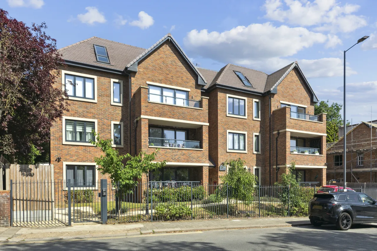 2 bed flat for sale, Ionic Apartments Bessborough, HA1