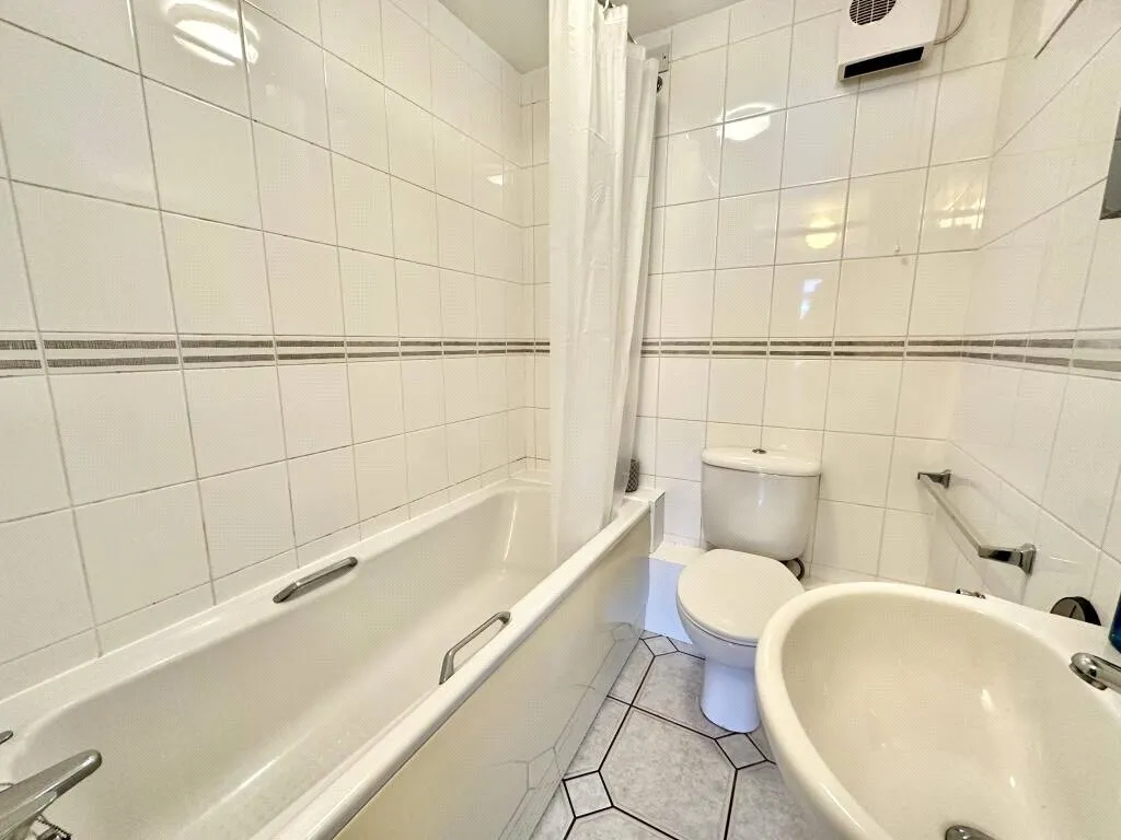 Millhouses Lane, Sheffield, S7, photo 4