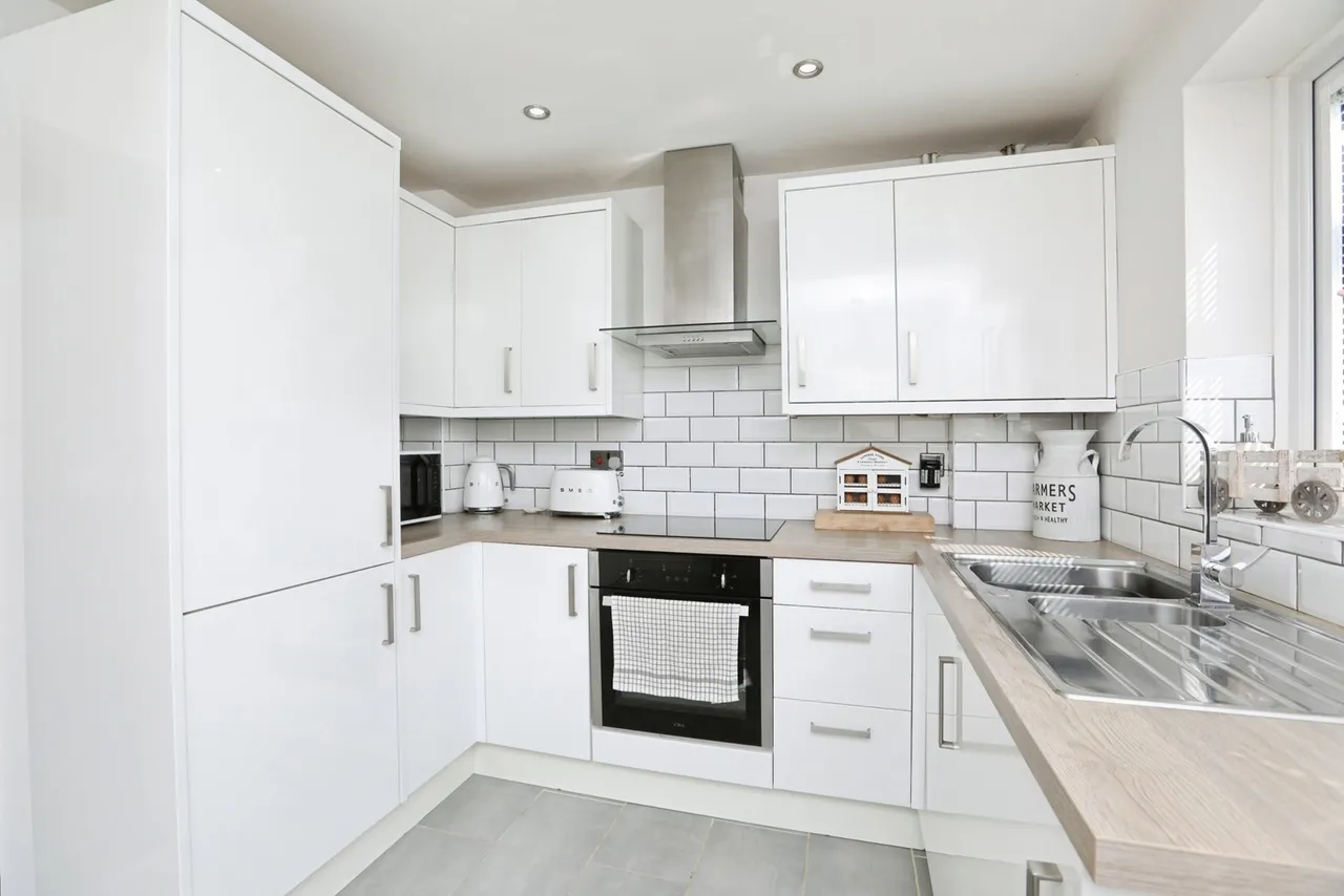Appleford Drive, Minster on Sea, ME12, photo 8