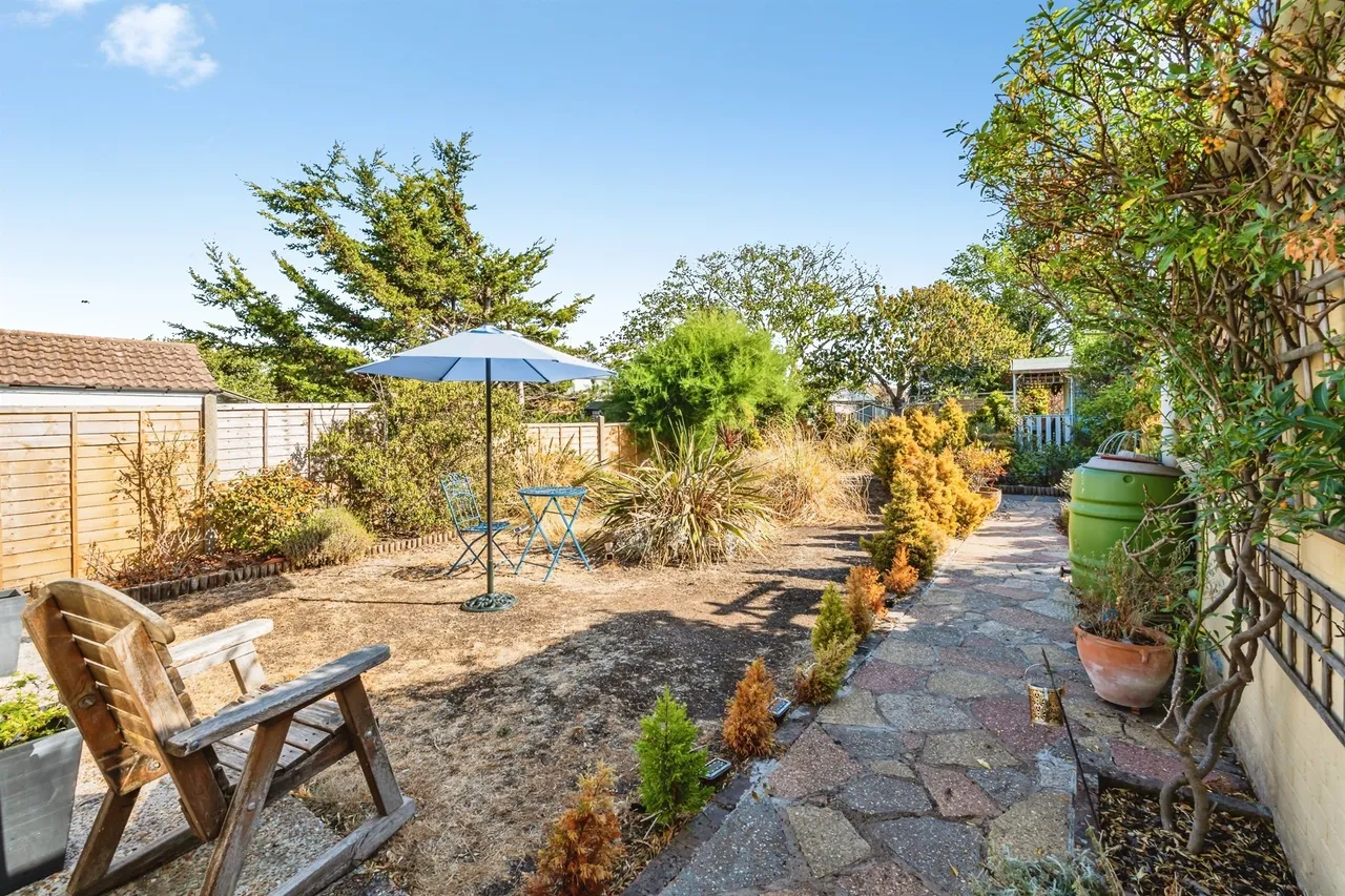 Val Prinseps Road, Pevensey Bay, BN24, photo 13