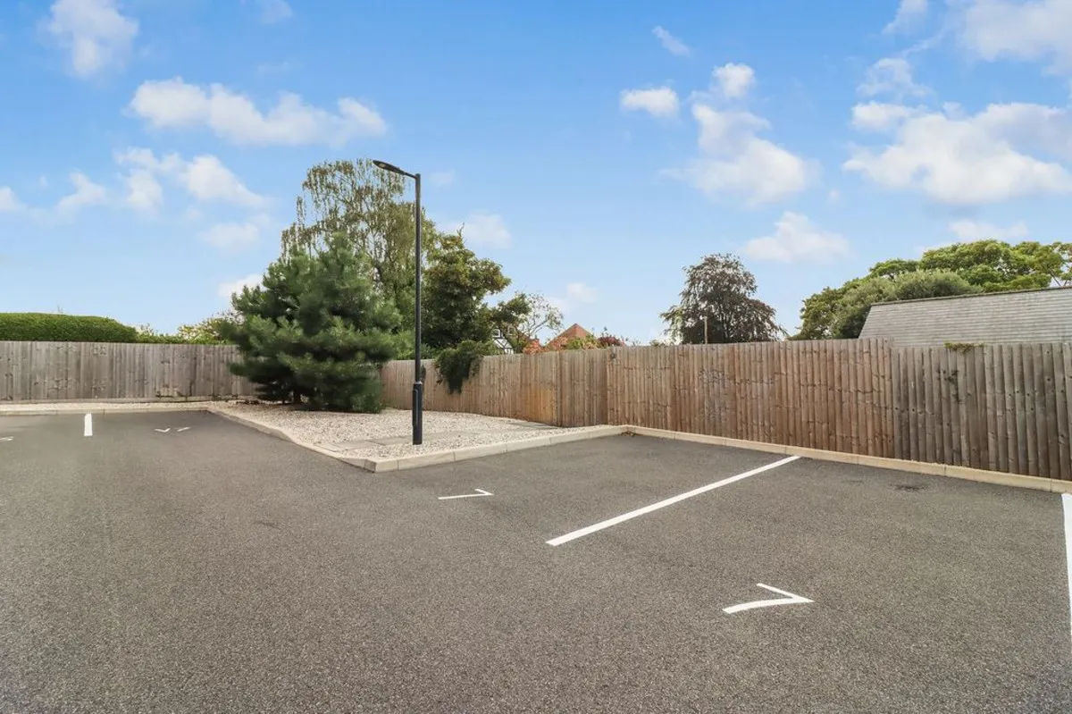 Barrowby Court, Worksop, S81, photo 14