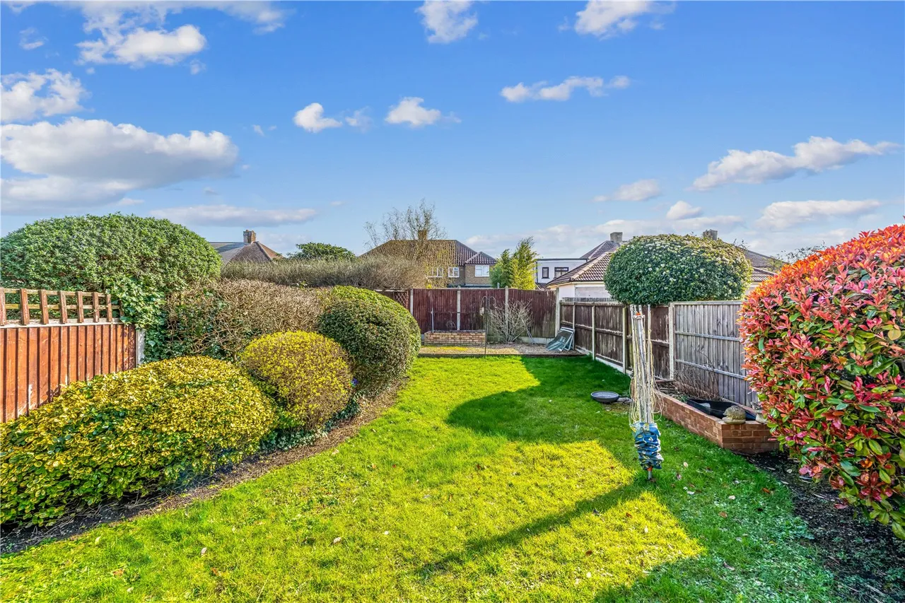 St Johns Road, Feltham, TW13 6NW, photo 7
