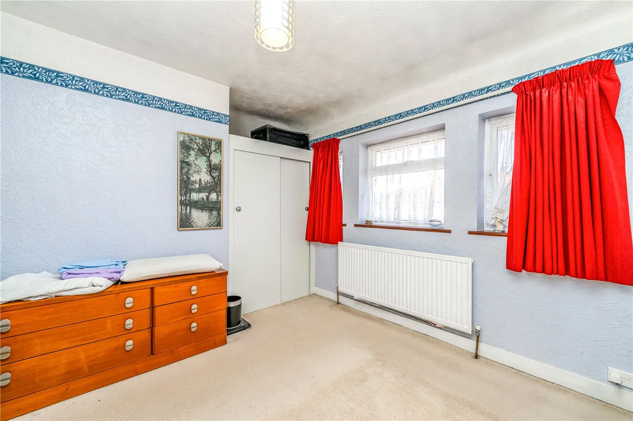 St Johns Road, Feltham, TW13 6NW, photo 5