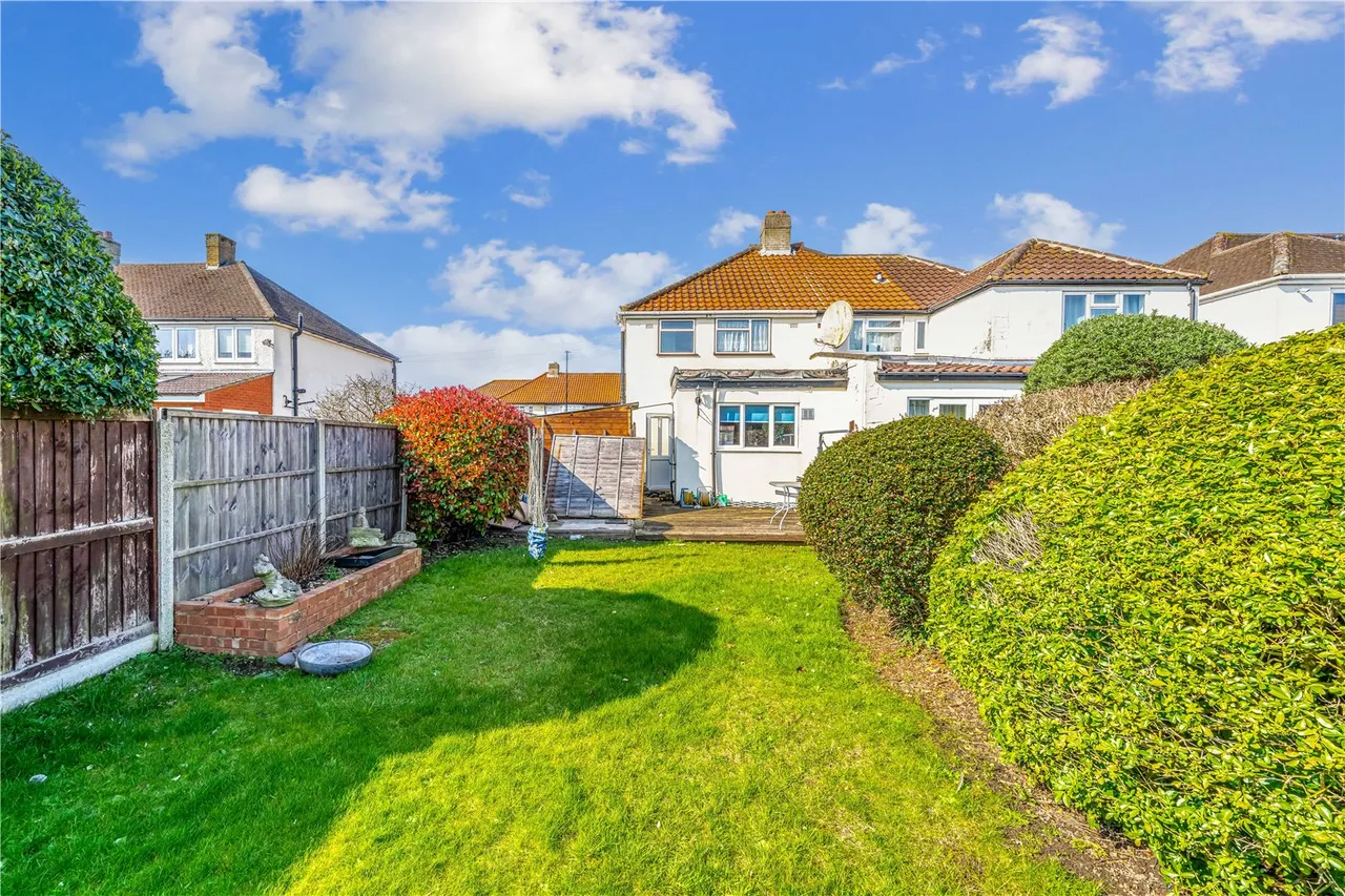 St Johns Road, Feltham, TW13 6NW, photo 6