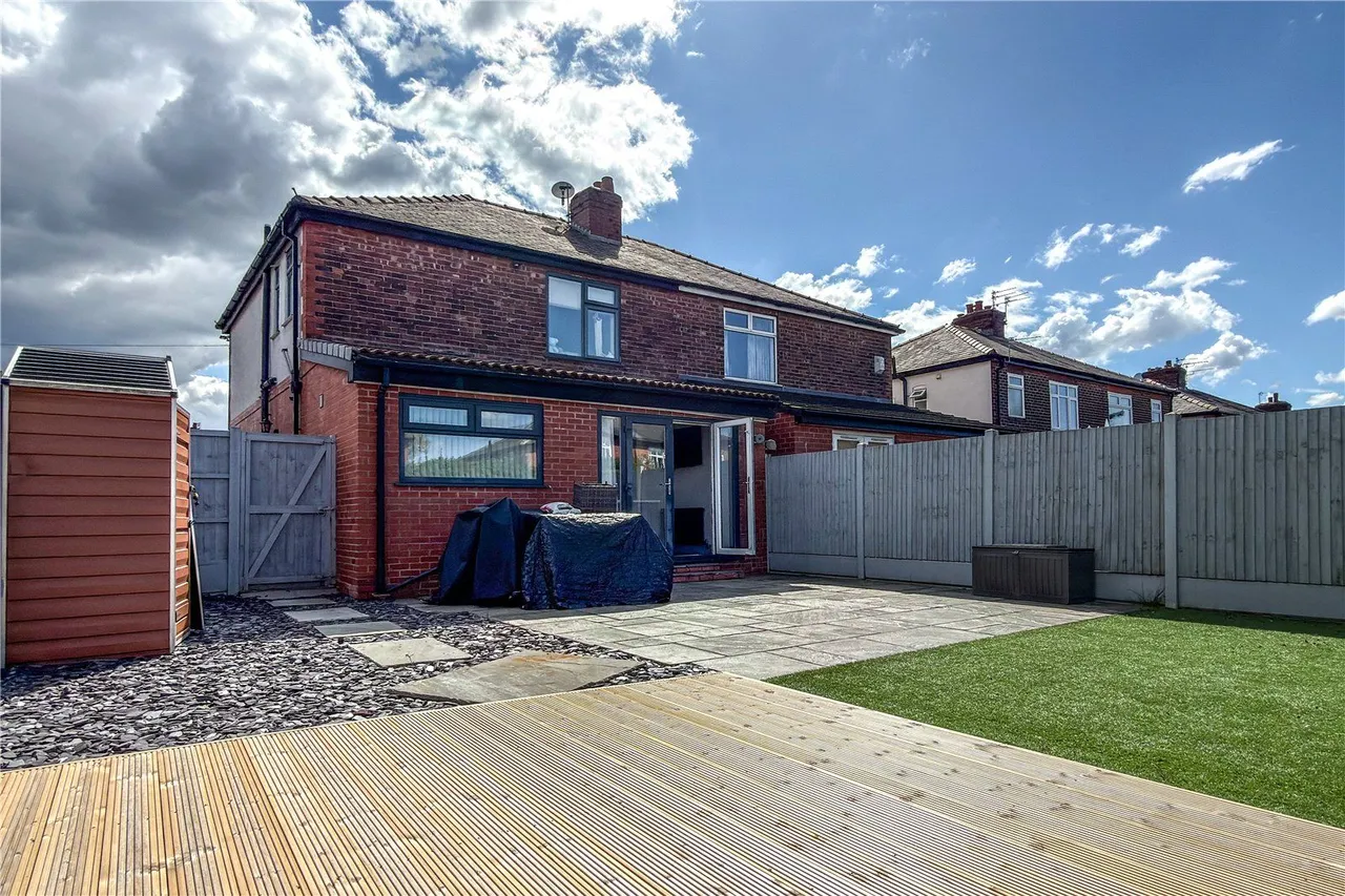 Broadway, Chadderton, OL9, photo 21