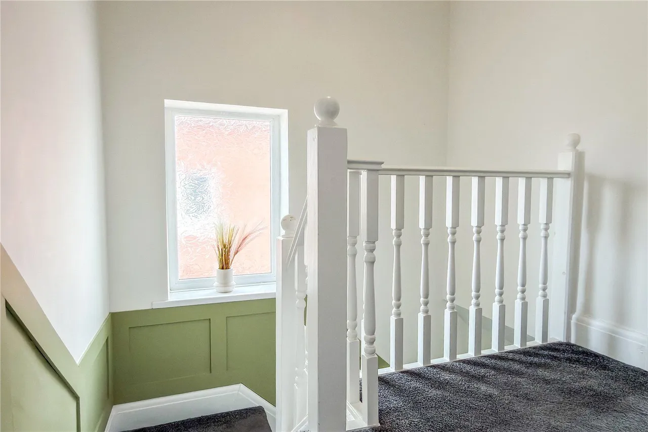 Broadway, Chadderton, OL9, photo 11