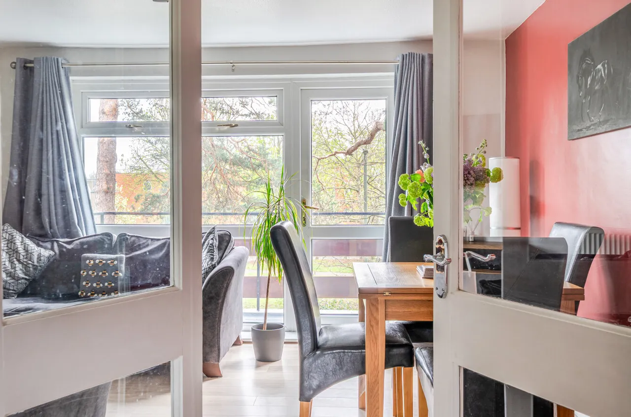 Oakdene Court, Walton-On-Thames, KT12, photo 13