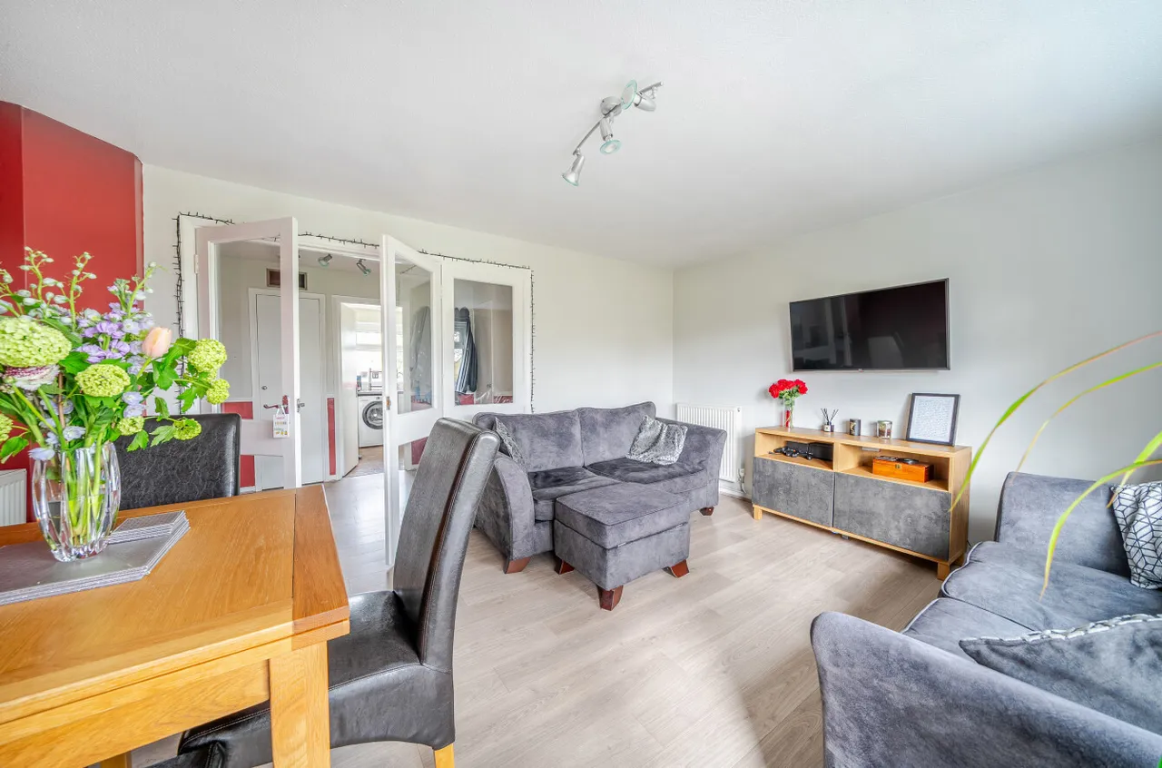 Oakdene Court, Walton-On-Thames, KT12, photo 15