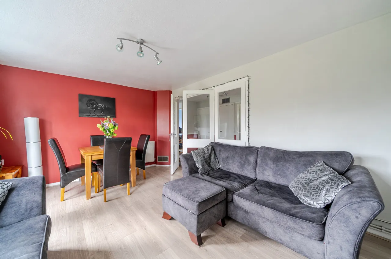 Oakdene Court, Walton-On-Thames, KT12, photo 14