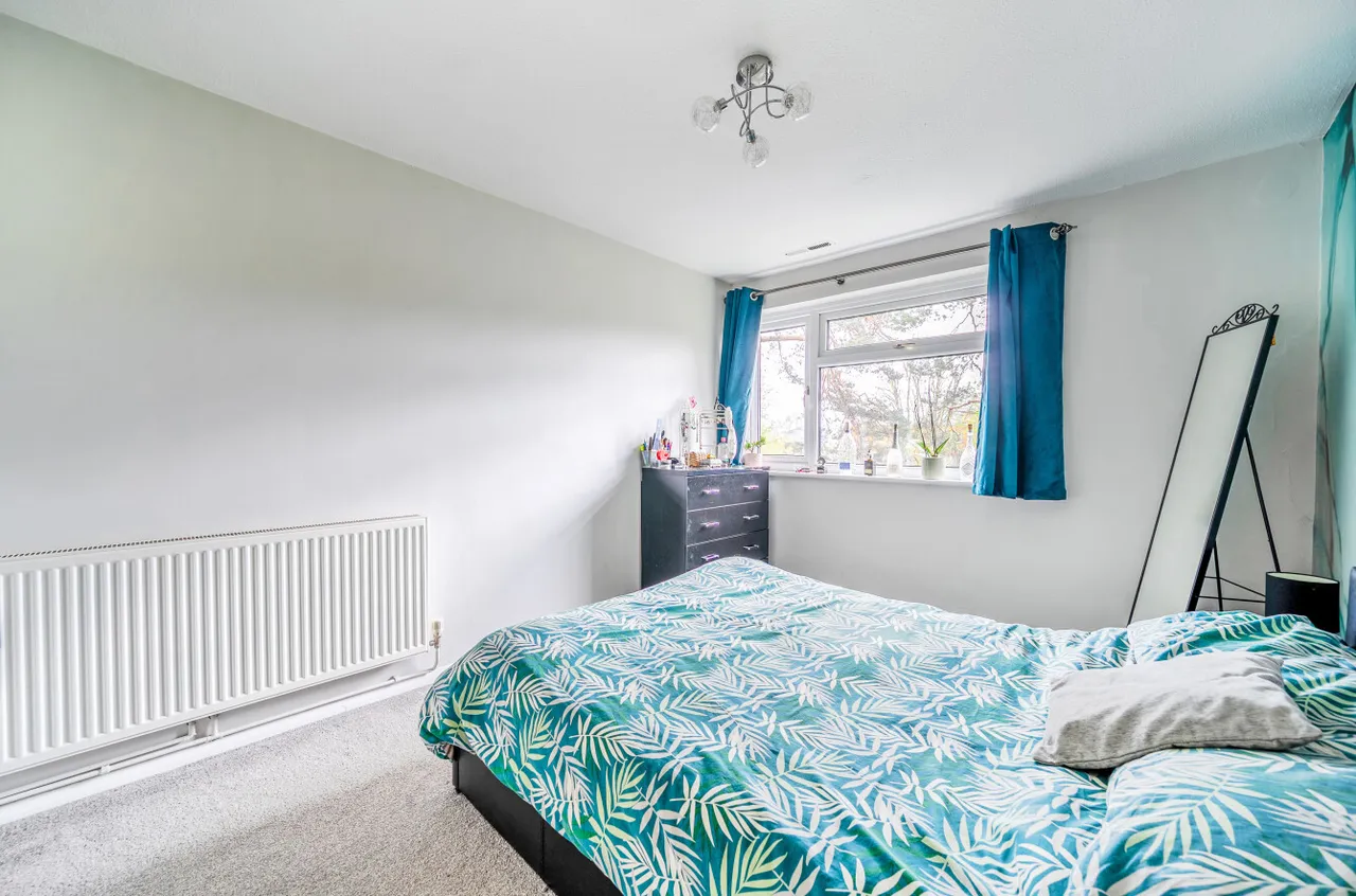 Oakdene Court, Walton-On-Thames, KT12, photo 16