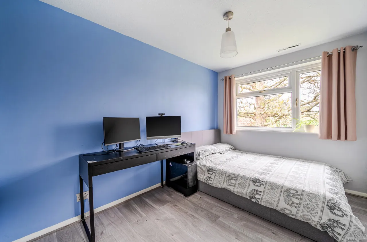 Oakdene Court, Walton-On-Thames, KT12, photo 6