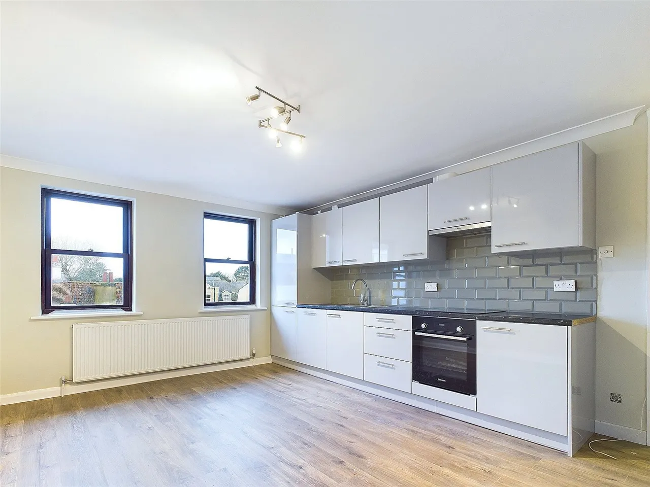 Station Road, Hampton, TW12, photo 2