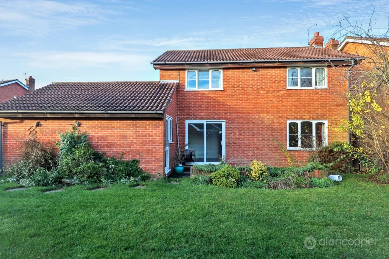 Tiverton Drive, Horeston Grange, CV11, photo 25