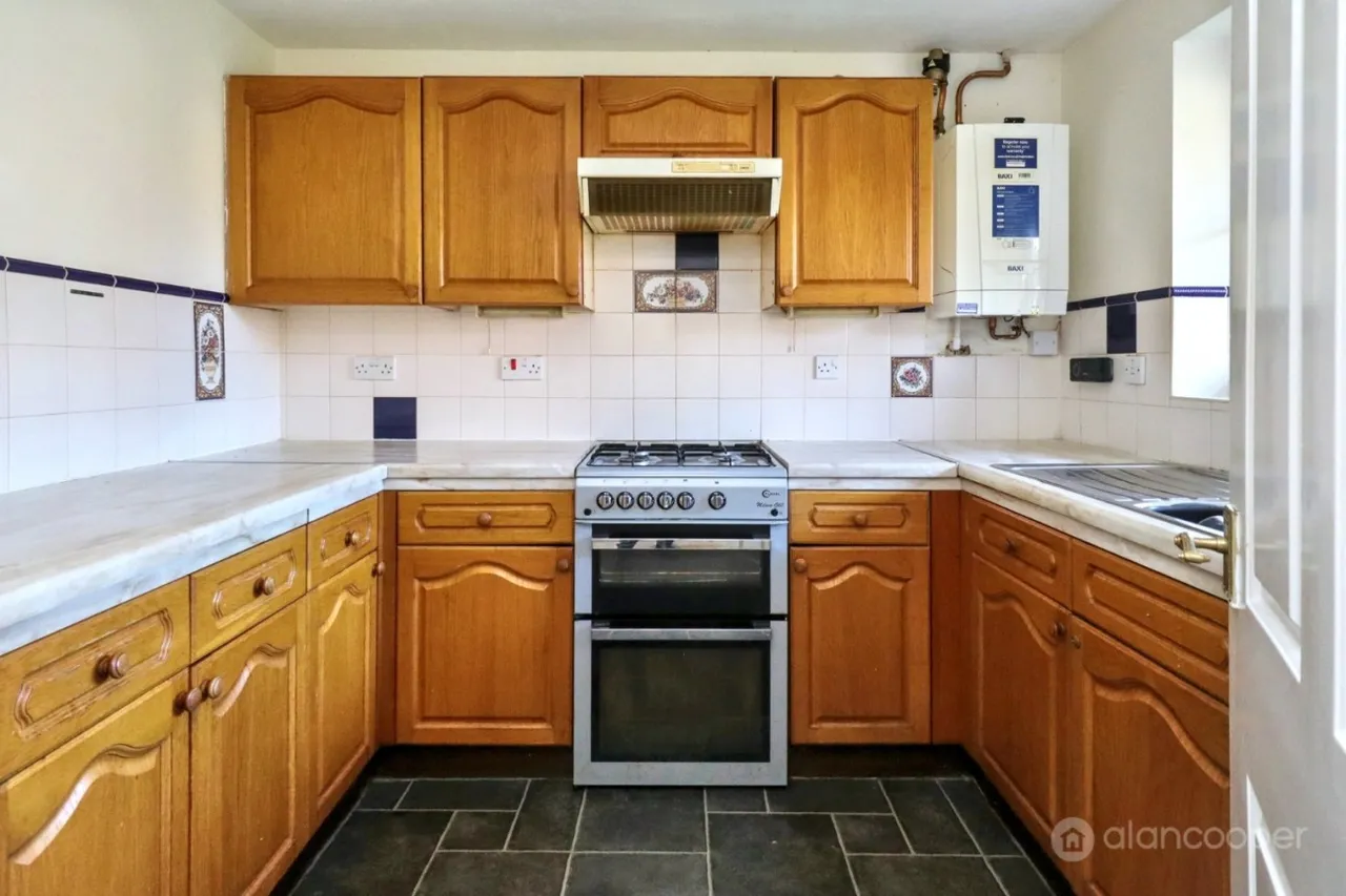 Tiverton Drive, Horeston Grange, CV11, photo 8