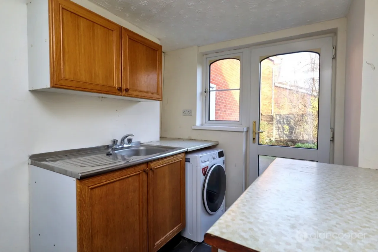 Tiverton Drive, Horeston Grange, CV11, photo 11