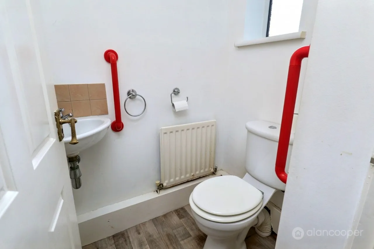 Tiverton Drive, Horeston Grange, CV11, photo 12