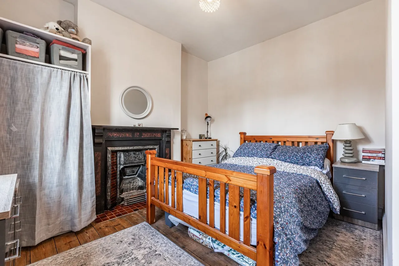 Victorian End-of-Terrace Property in, photo 12