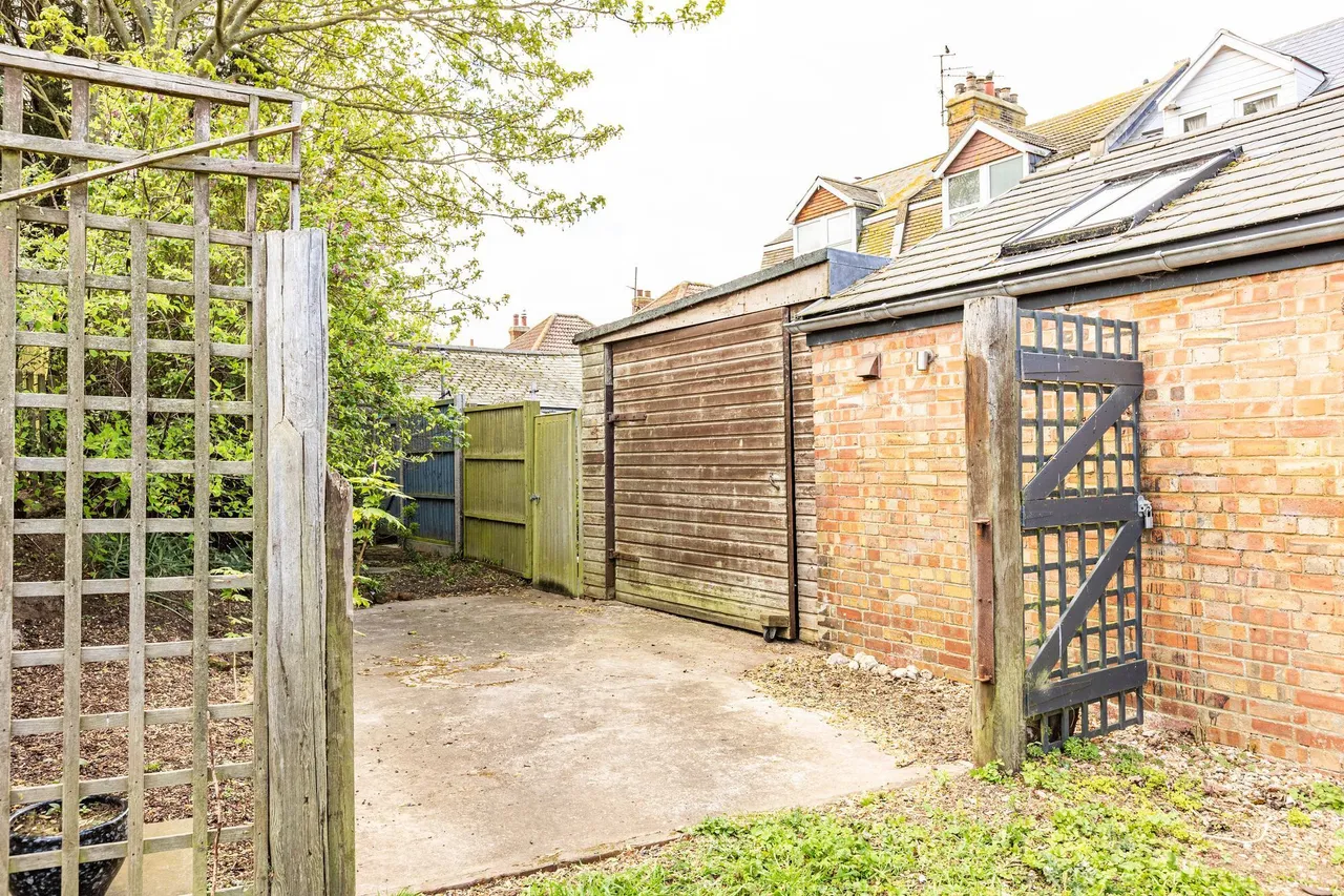 Victorian End-of-Terrace Property in, photo 10