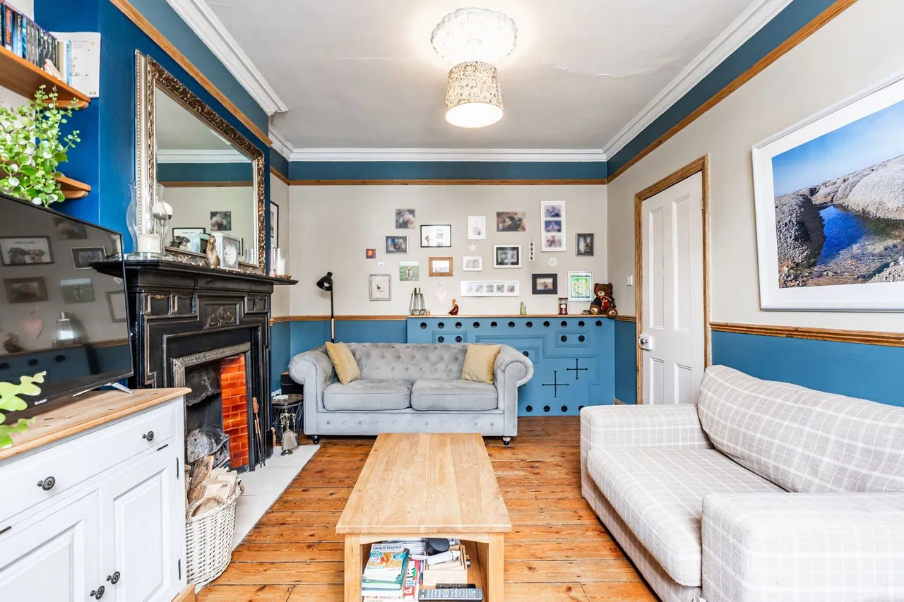 Victorian End-of-Terrace Property in, photo 3