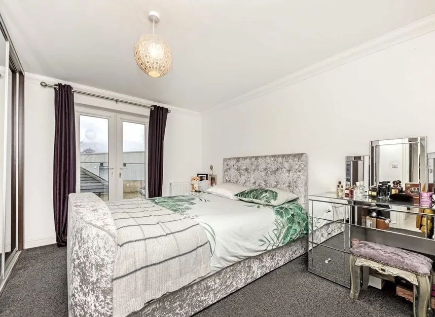 Fairwater Drive, Shepperton, TW17, photo 6