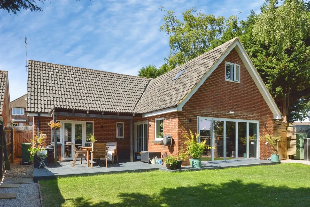 Stoke Road, Bletchley, MK2, photo 31