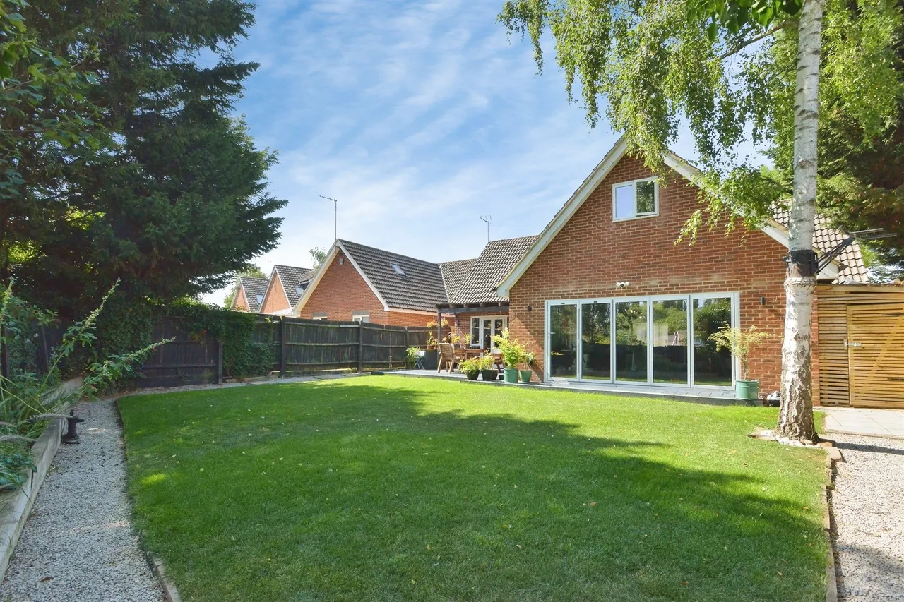 Stoke Road, Bletchley, MK2, photo 32