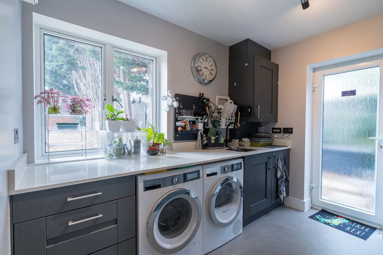 Stoke Road, Bletchley, MK2, photo 21