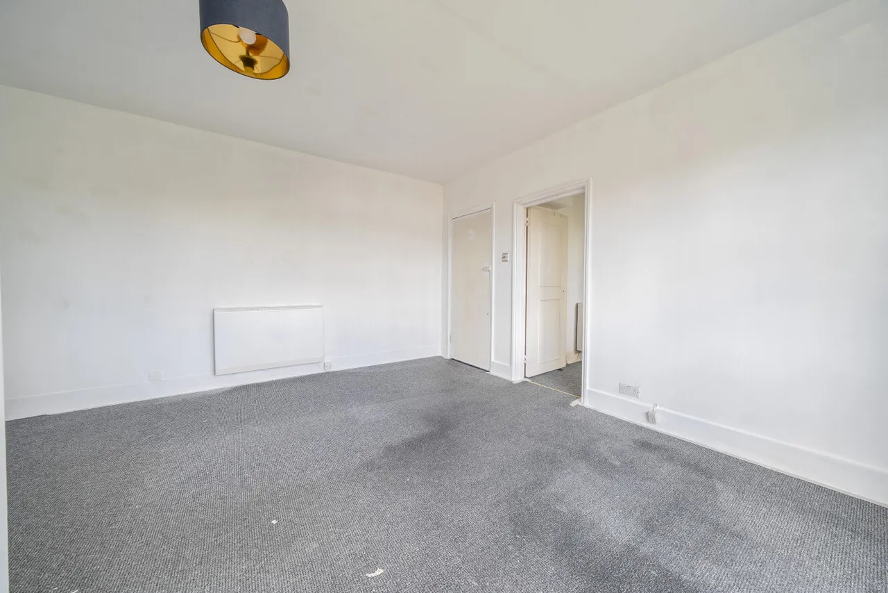 Kidbrooke Park Road, London, SE3, photo 13