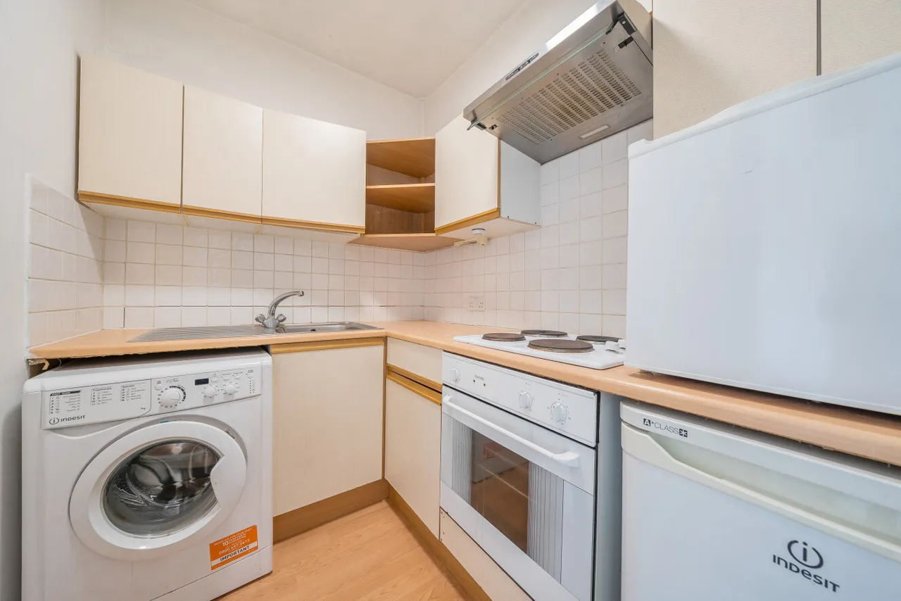 Kidbrooke Park Road, London, SE3, photo 5