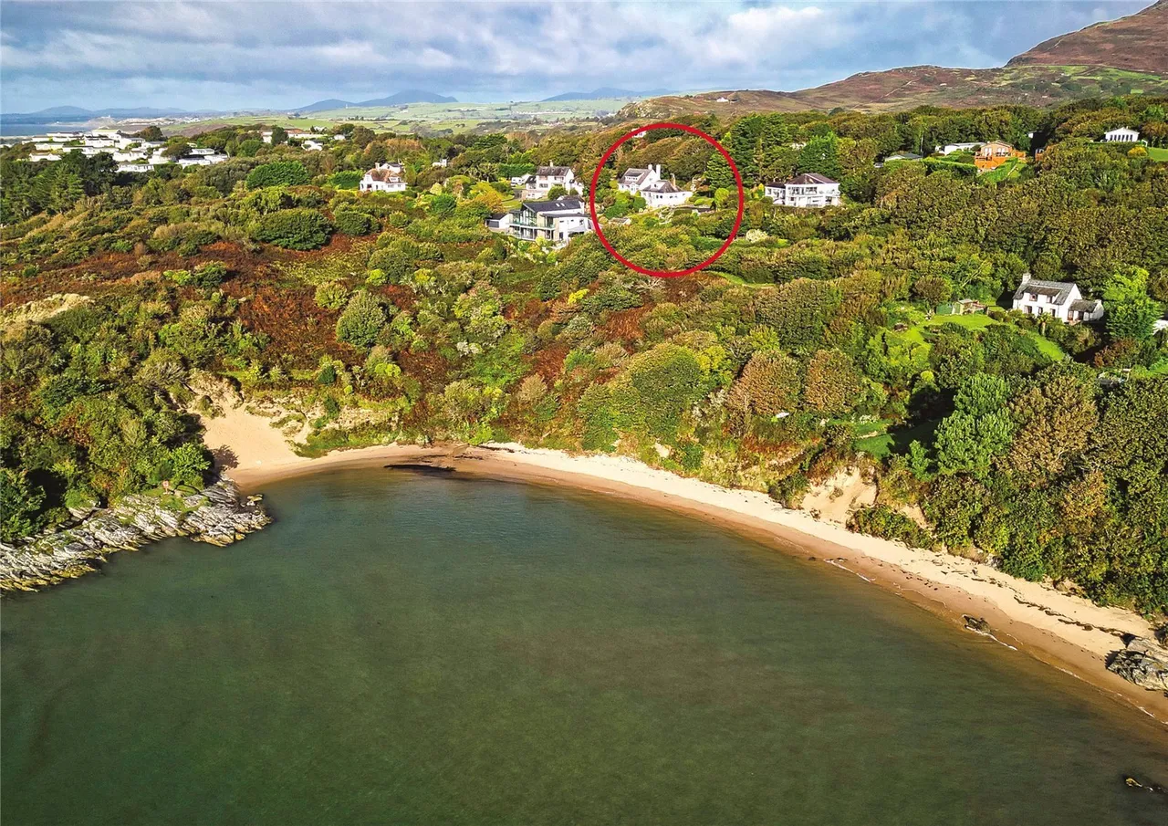 3 bed property for sale, Morfa Bychan, Nr Borth-Y-Gest, LL49