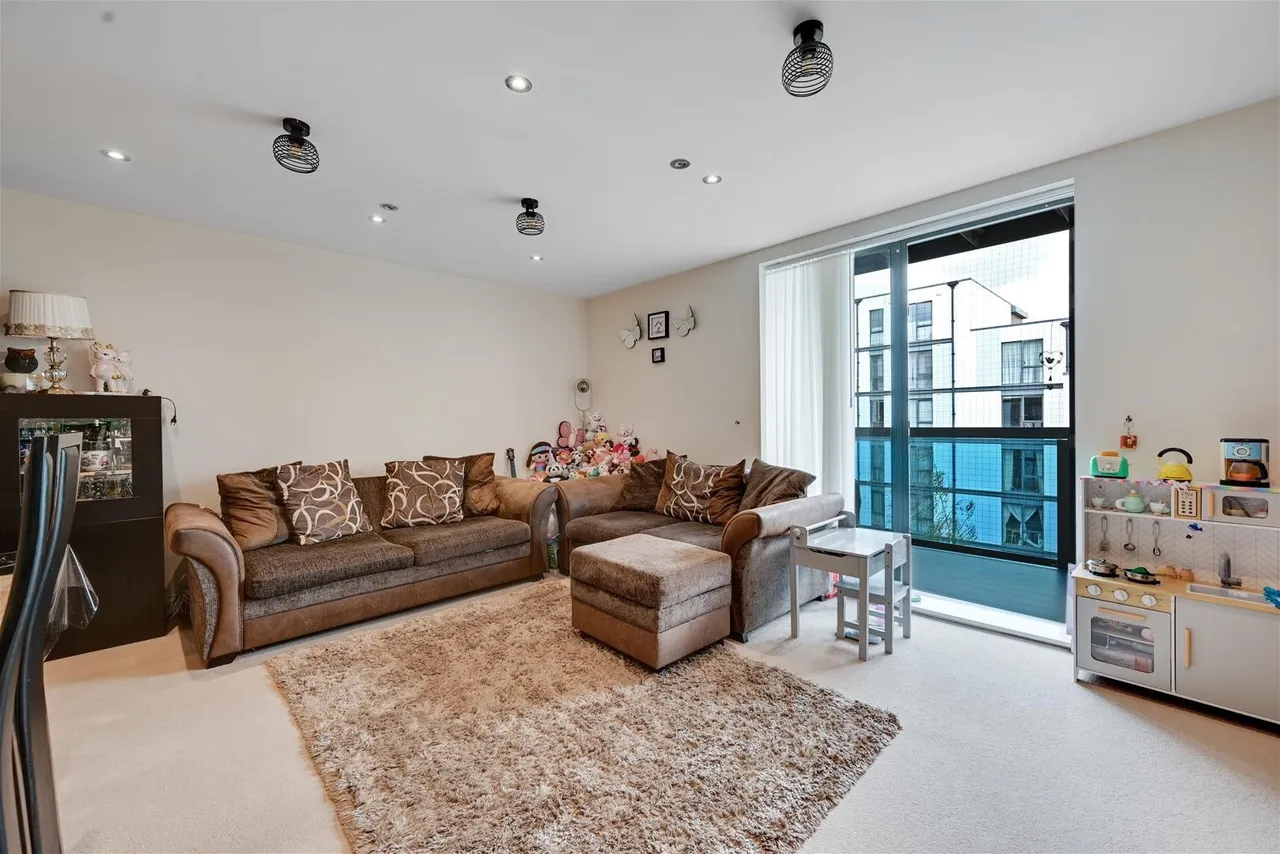 Needleman Close, London, photo 3