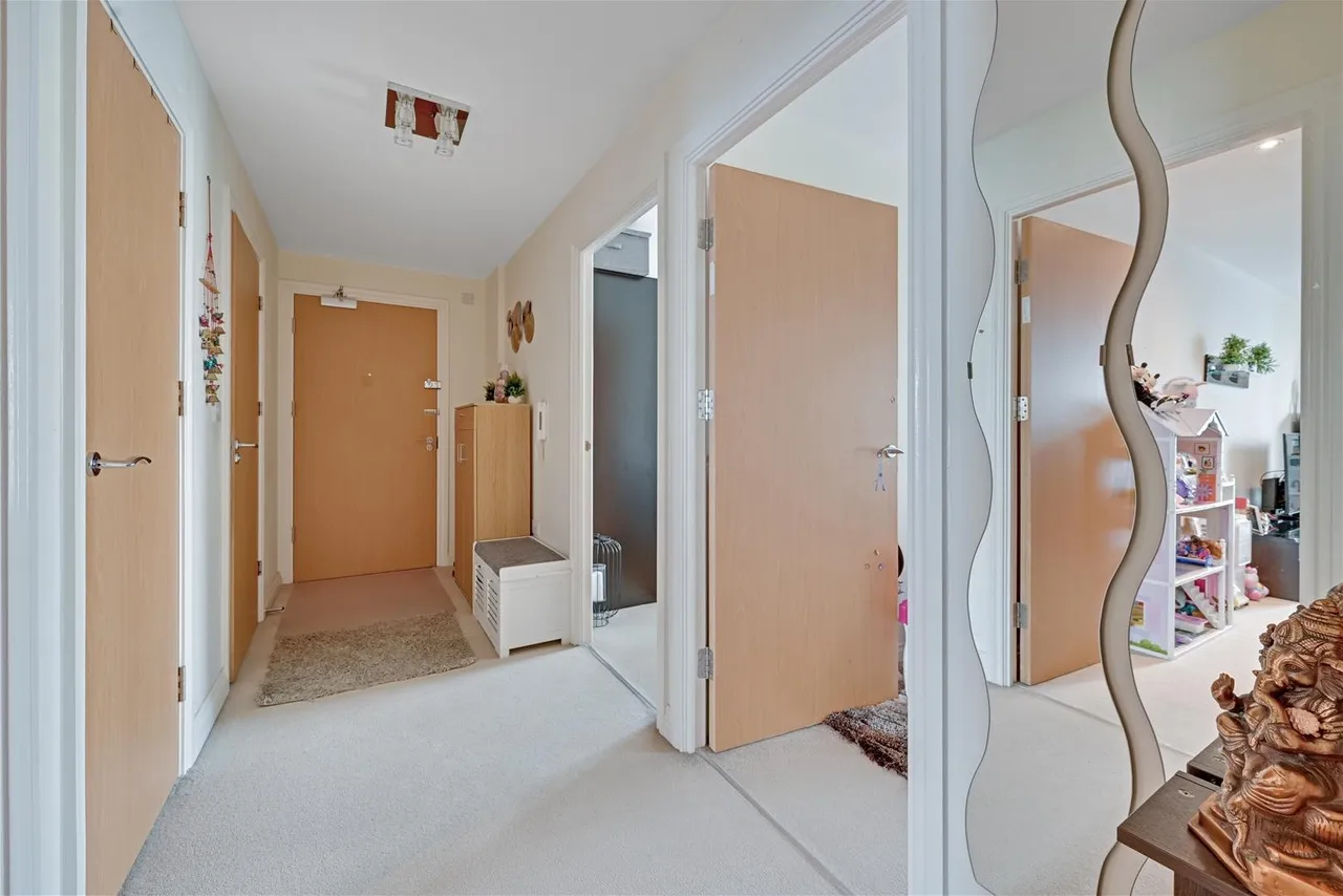 Needleman Close, London, photo 7