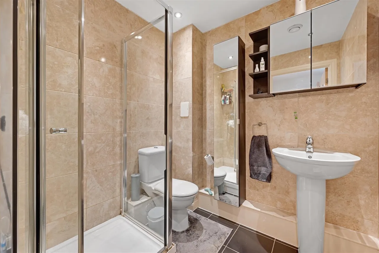 Needleman Close, London, photo 8